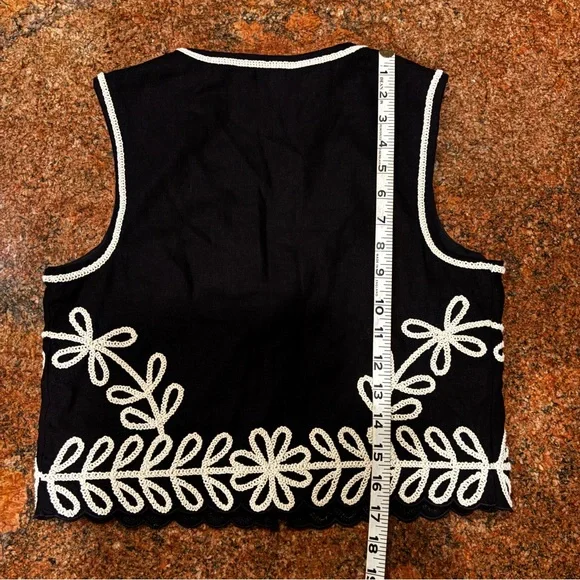 Maison d' Amelie Women Sz 2 Linen Blend Embroidered Floral Vest Black - Picture 6 of 6